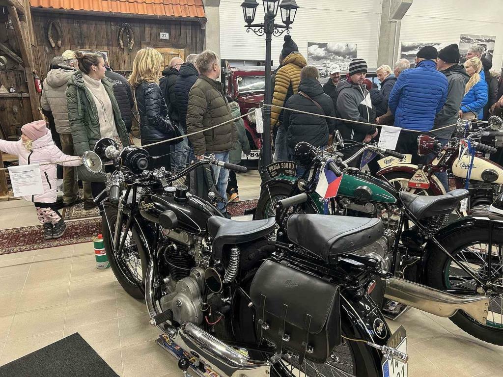 Den otevřených vrat v muzeu Veteran Praga Otrokovice, 22.11.2025.