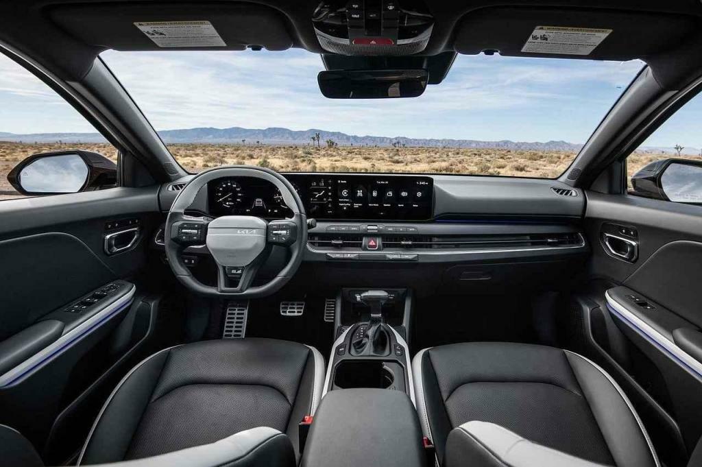 Interiér je v duchu ostatních modelů značky.