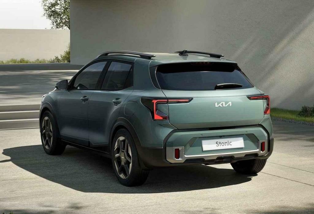 Změnily se všechny díly karosérie.