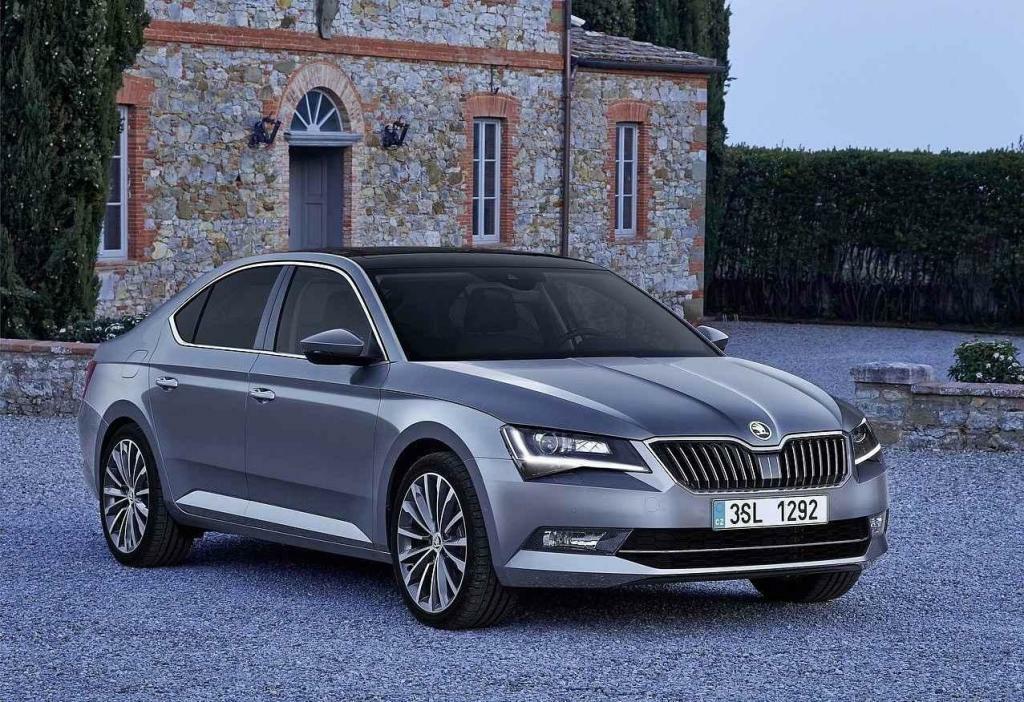 3-4 roky - Škoda Superb.