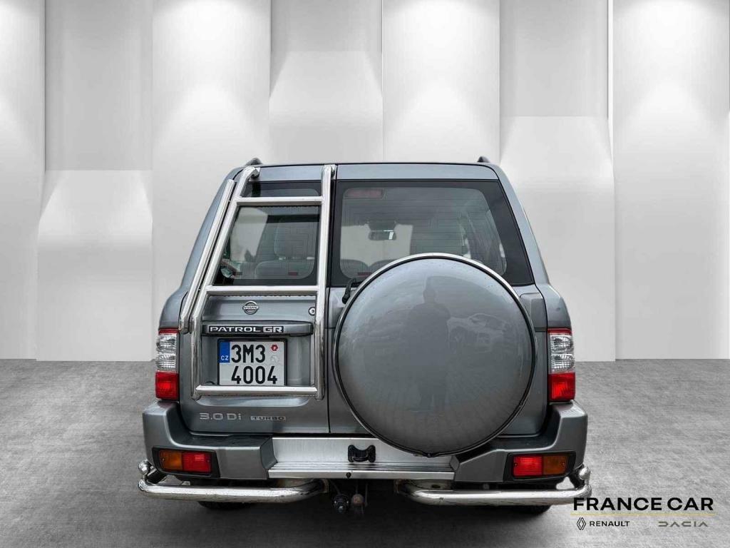 Vzadu je i rezervní kolo.