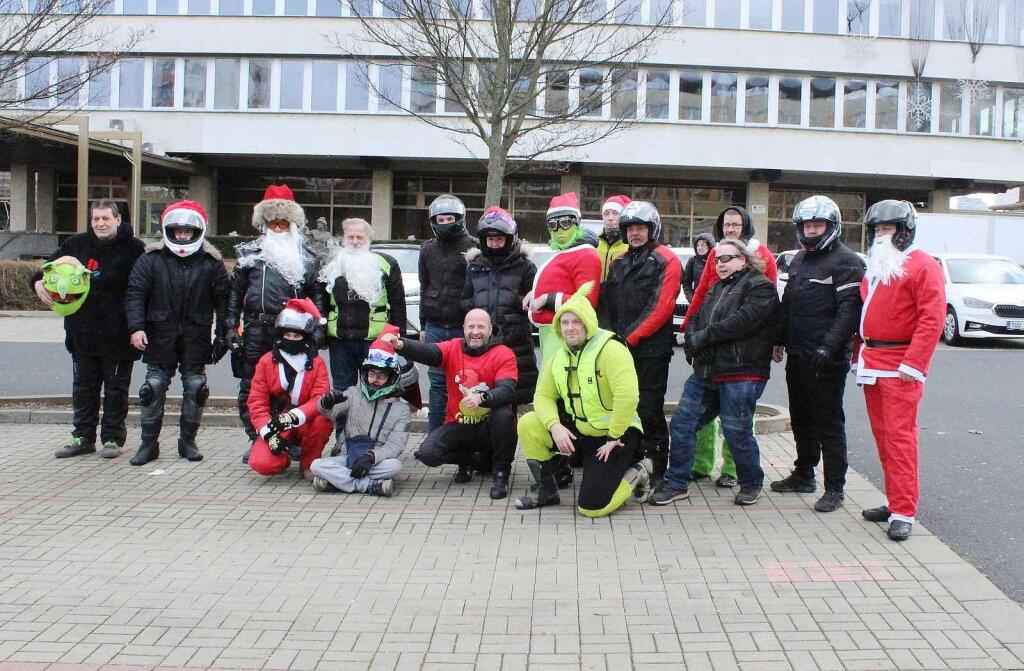 A na závěr se uskutečnilo společné focení účastníků 6. Mostojízdy.