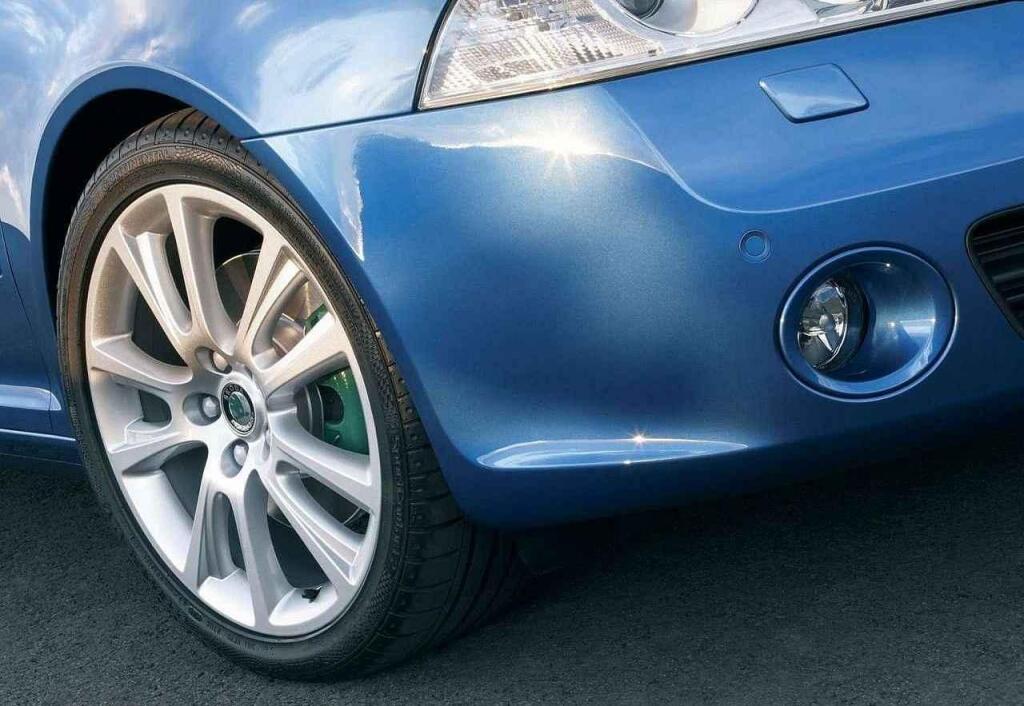 Brzdové třmeny bývaly zelené.