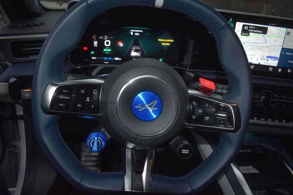 Volant je nezvyklý.