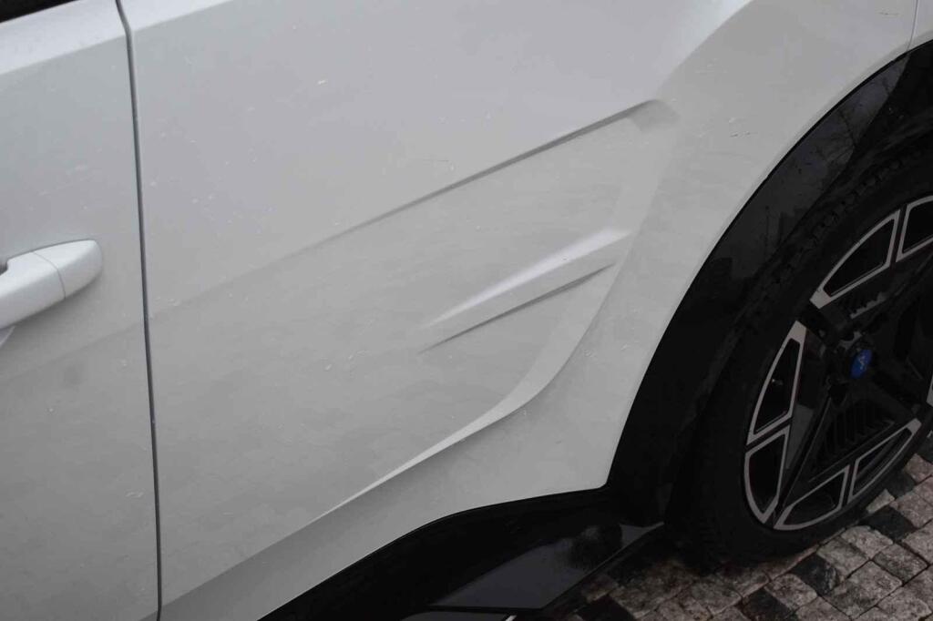 Zajímavý detail na zadních dveřích.