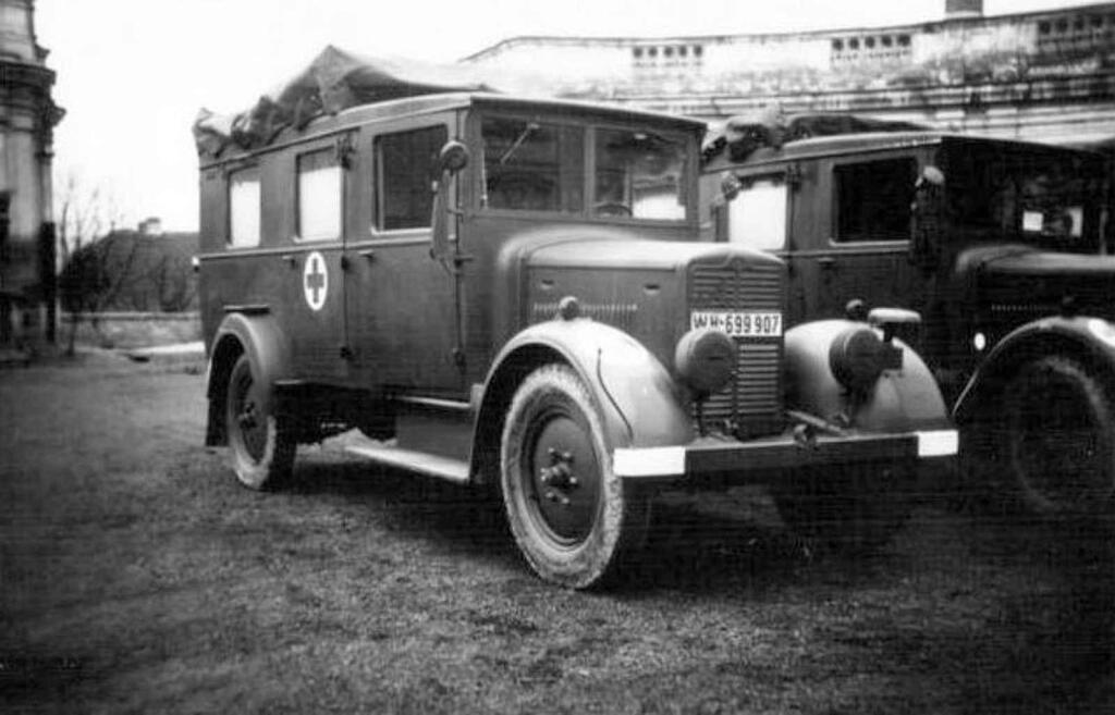 Phaenomen Granit 25H Wehrmacht Ambulance.