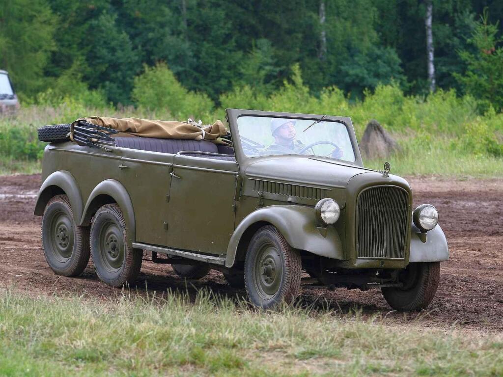 Škoda 903.