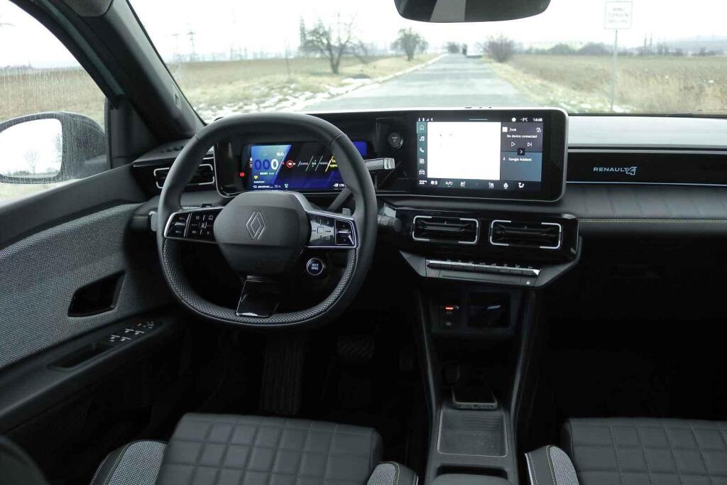 Ergonomie je až na pár drobných mušek perfektní.