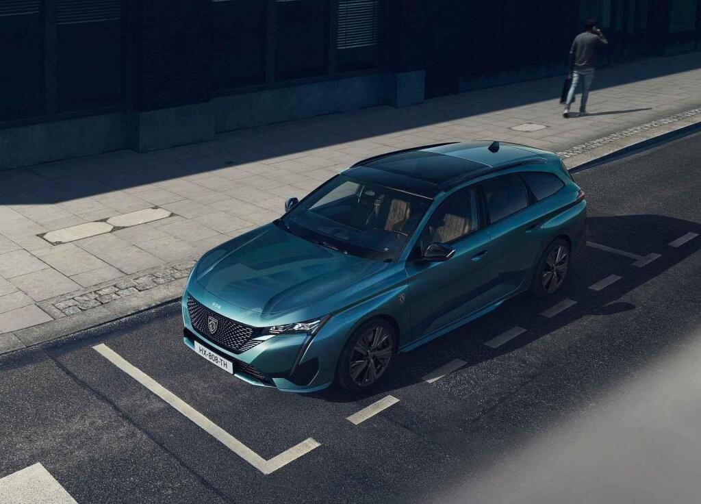 Peugeot 308 SW - od 710 000 Kč.