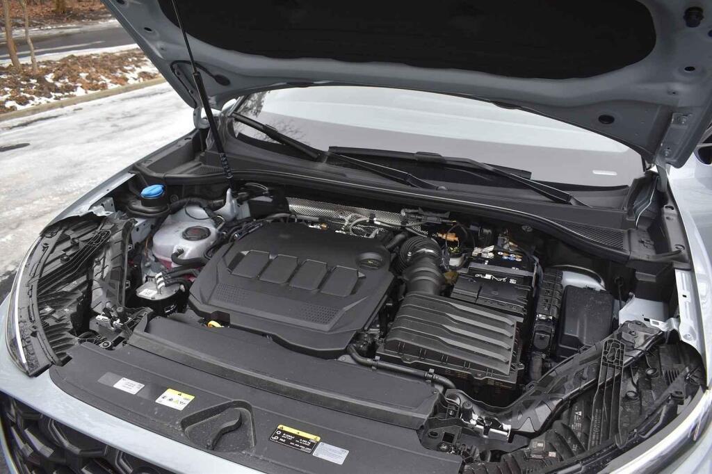 Motor je dobře odhlučněný.