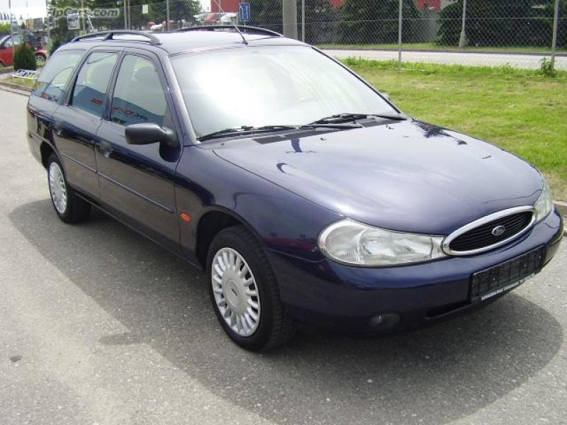 Ford Mondeo (2007 - 2013): Prostornost i rozpaky