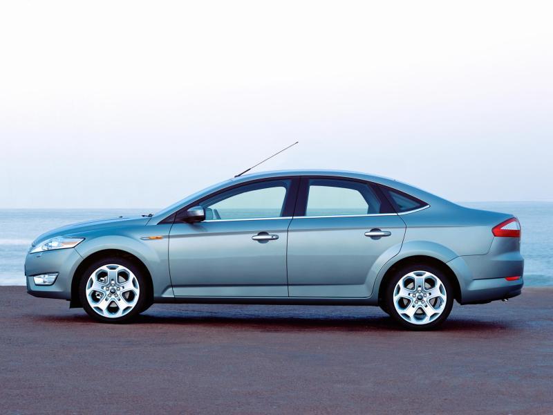 Ford Mondeo (2007 - 2013): Prostornost i rozpaky