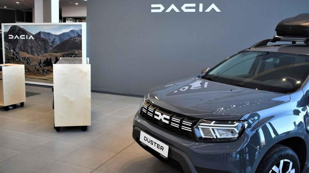 Nová velká Dacia může uspokojit rodinu i v nejlevnější verzi. Vyzkoušeli  jsme