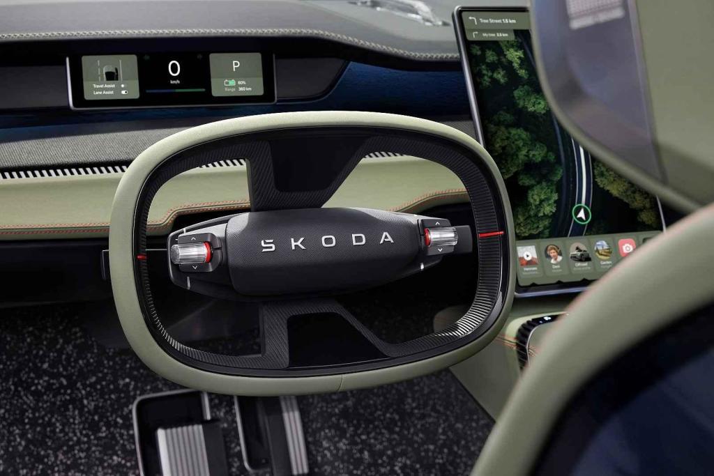 Písmena tvořící název automobilky budou i na volantu