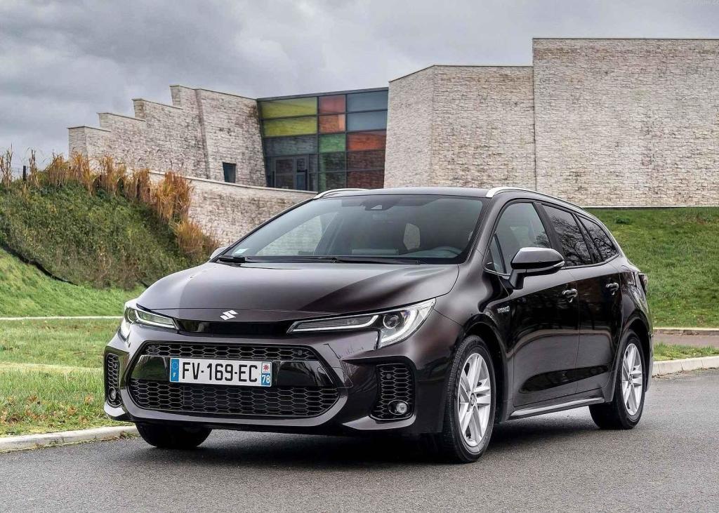 Suzuki Swace hybrid - 658 900 Kč