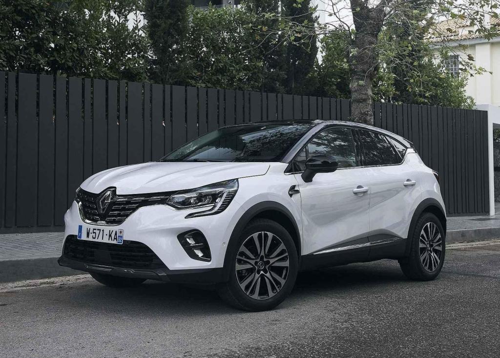 Renault Captur hybrid - 659 900 Kč