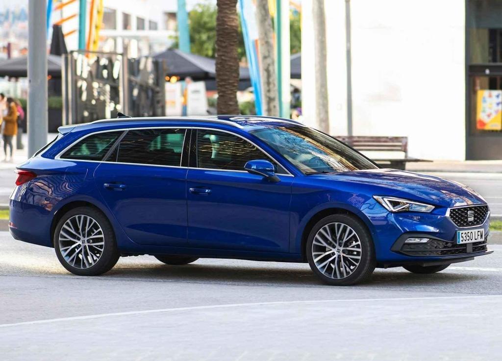 Seat Leon sportstourer plug-in 879 900 Kč