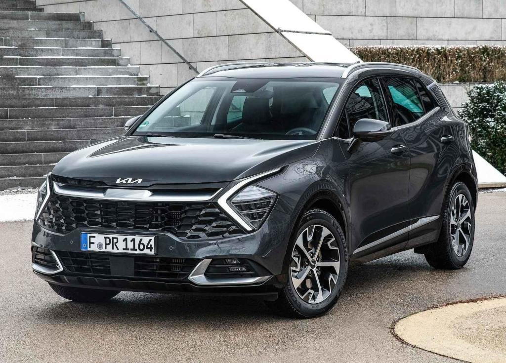 Kia Sportage hybrid - 899 980 Kč