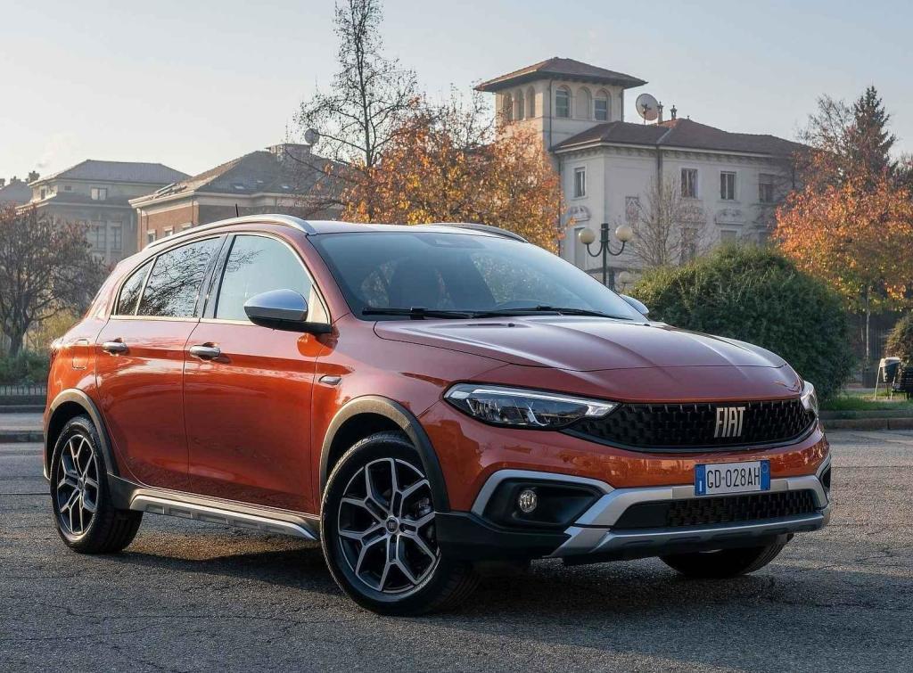 Fiat Tipo Cross - od 495 900 Kč