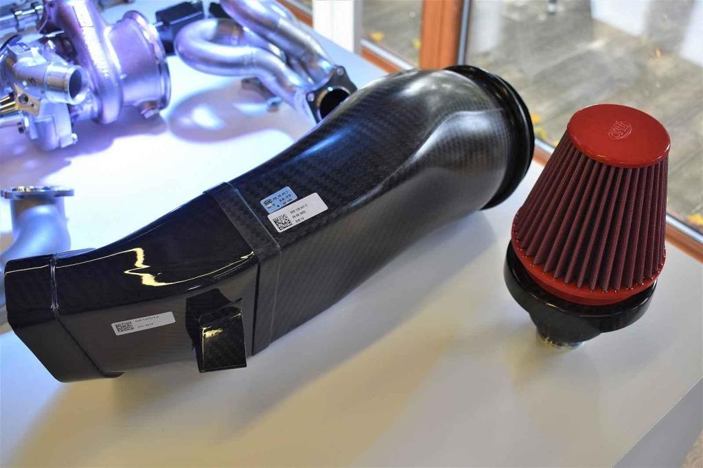 Sání z karbonu a nový typ vzduchového filtru