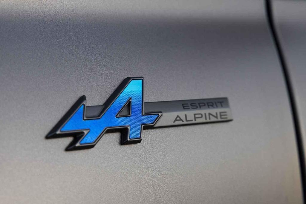 A tento symbol zase výbavu ve sportovním duchu Alpine