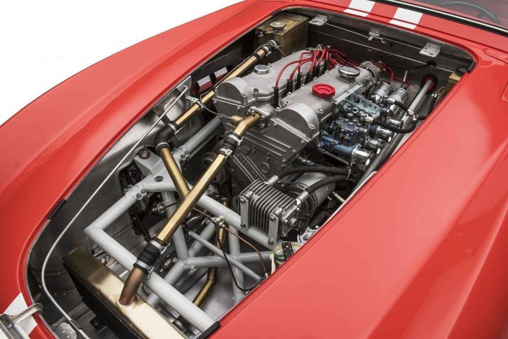 Motor byl schopen poskytnou výkon až 85 koní