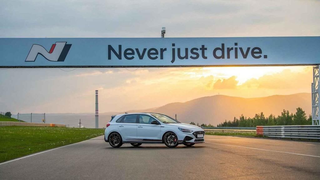 Hyundai i30 N Drive-N na trati mosteckého okruhu