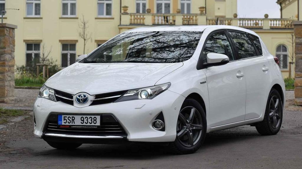 Toyota Auris hybrid je dlouhověká ojetina s nízkou spotřebou