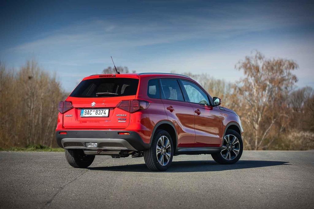 Suzuki Vitara hybrid při první jízdě v českém prostředí