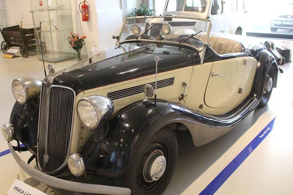 Nebo Pragu Lady s titulem nejkrásnějšího automobilu Pařížského autosalonu