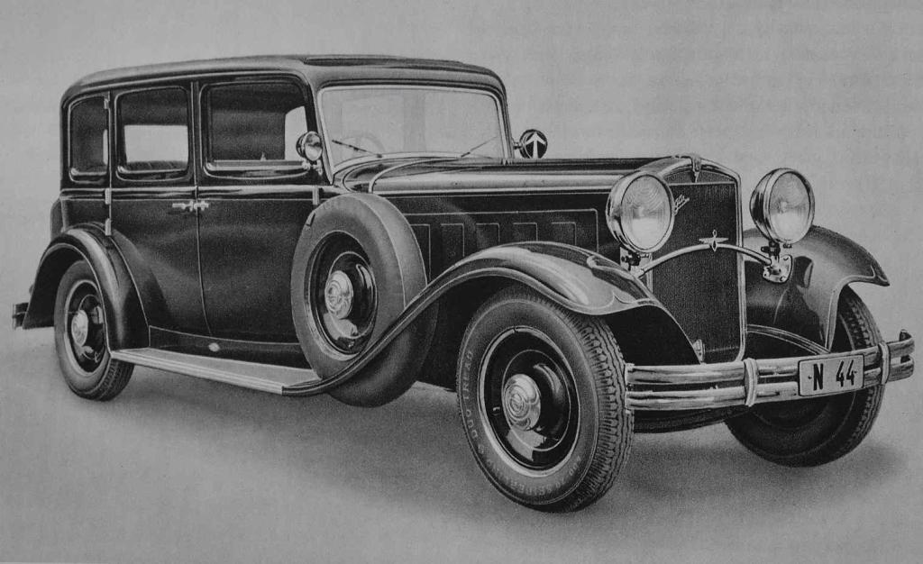 Objem motoru 4,4 litru a dlouhá karosérie - taková byla limuzína z roku 1931