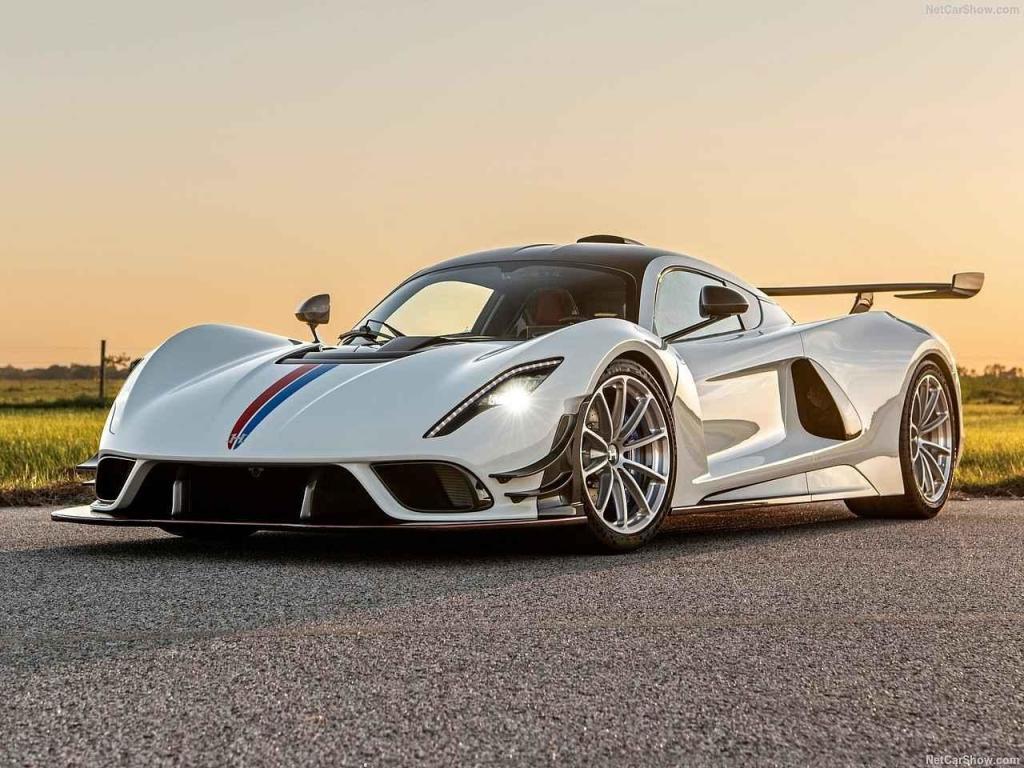 Hennessey Venom F5 Revolution je určený na závodní okruhy a pohání ho motor V8 “Fury” o objemu 6,6 litru.