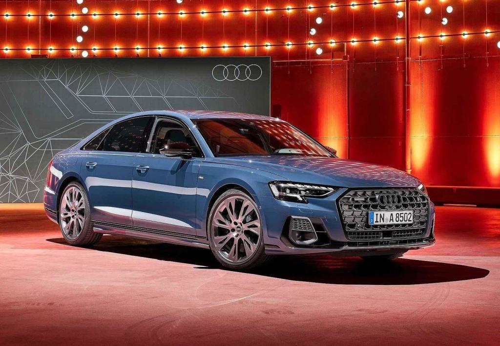 Standardní Audi A8 po faceliftu