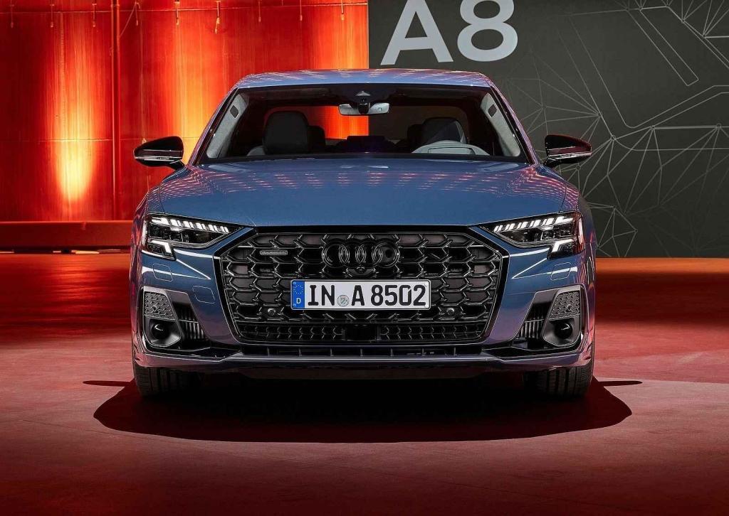 Standardní Audi A8 po faceliftu