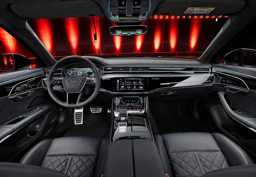 Standardní Audi A8 po faceliftu