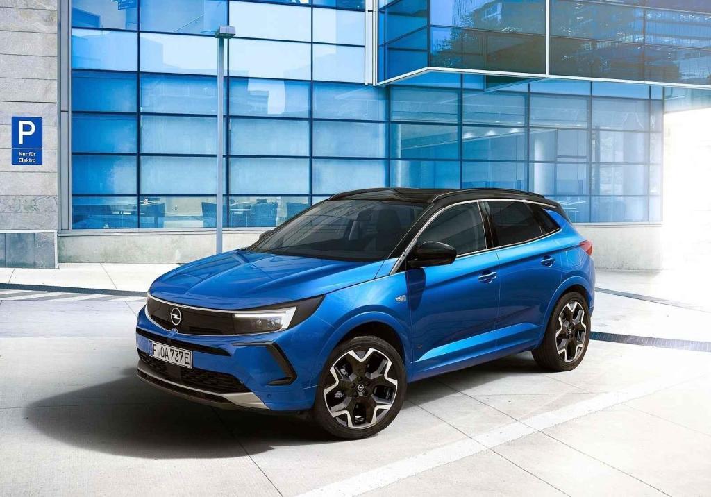 střední SUV Opel Grandland