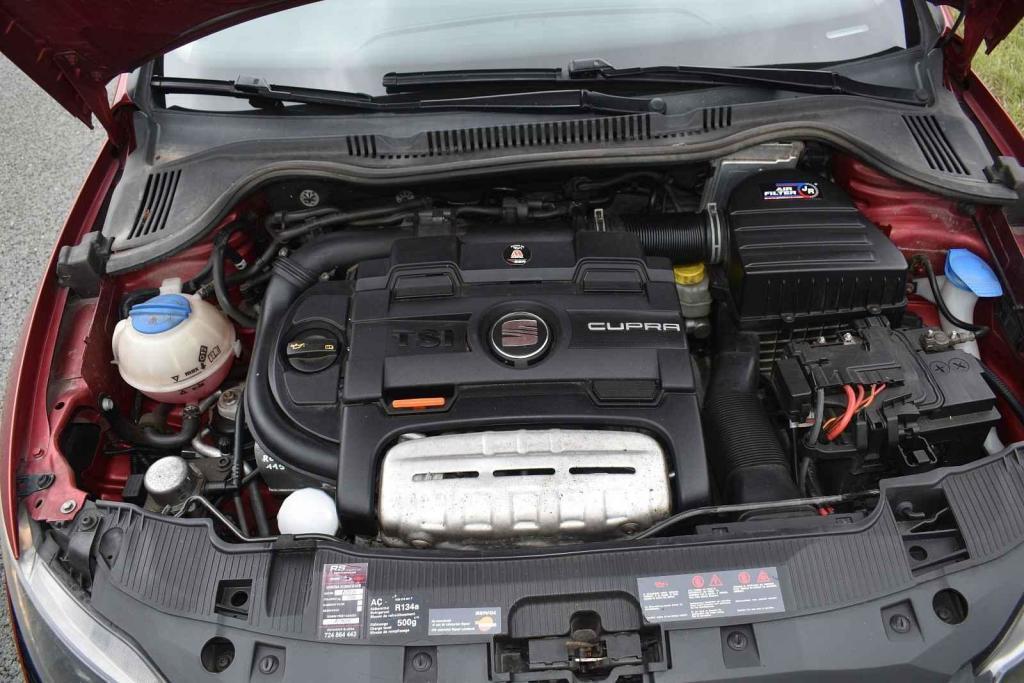 Motor má výkon 180 koní, což postačuje