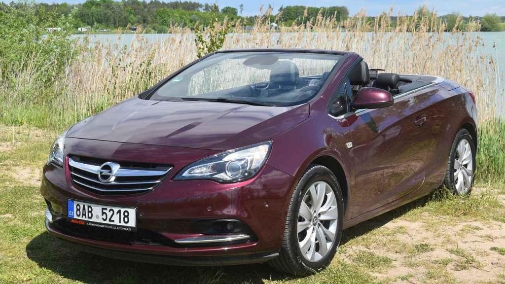 Opel Cascada se hodí třeba na výjižďky k vodě.