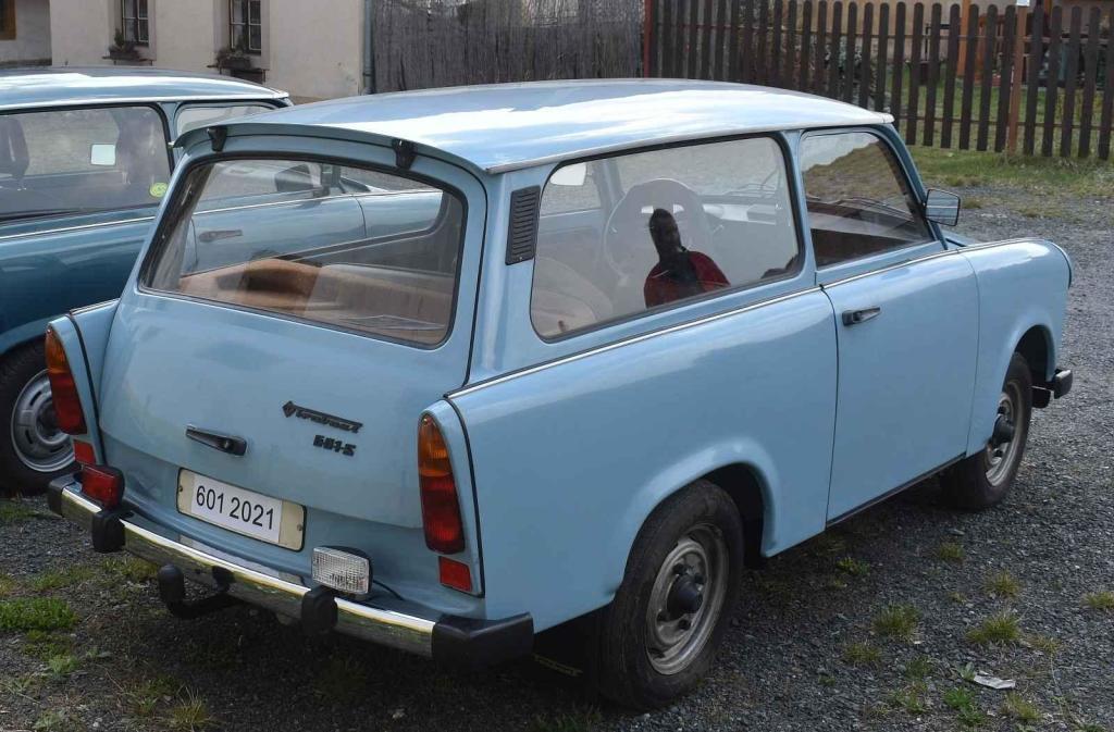 Trabant 601 Universal na dvoře areálu Muzea dvoutaktů