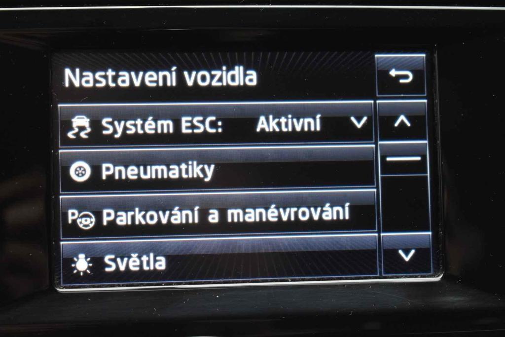 Některé funkce se již tehdy nastavovaly prostřednictvím displeje