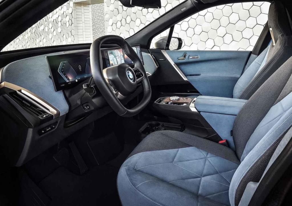 BMW iX
