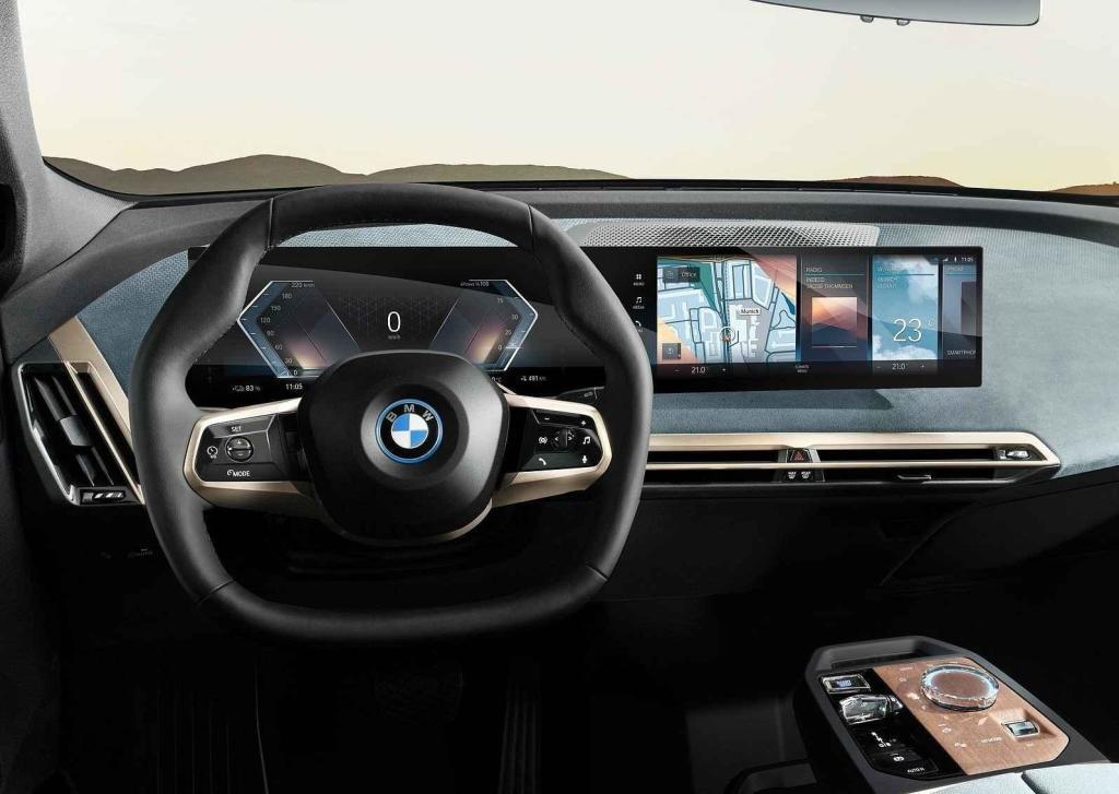 BMW iX