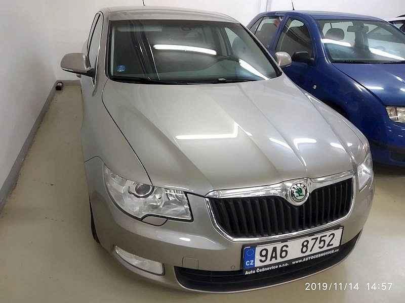 a spolu s nimi také Škody Superb Greenline