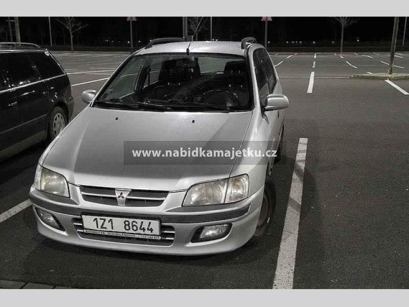 Mitsubishi Space Star najelo skoro 300 000 kilometrů. Cena je pak lidová - 8 200 Kč