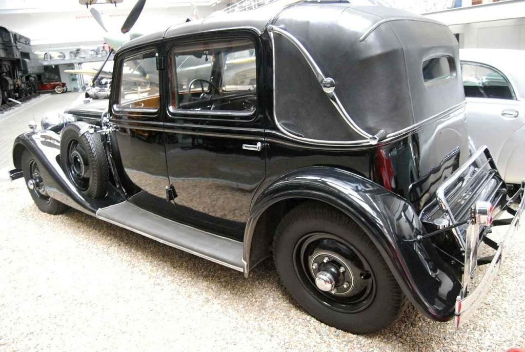 Jednalo se vůz s karosérií zvanou landaulet