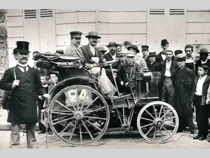 Takto vypadal první vůz Panhard s volantem