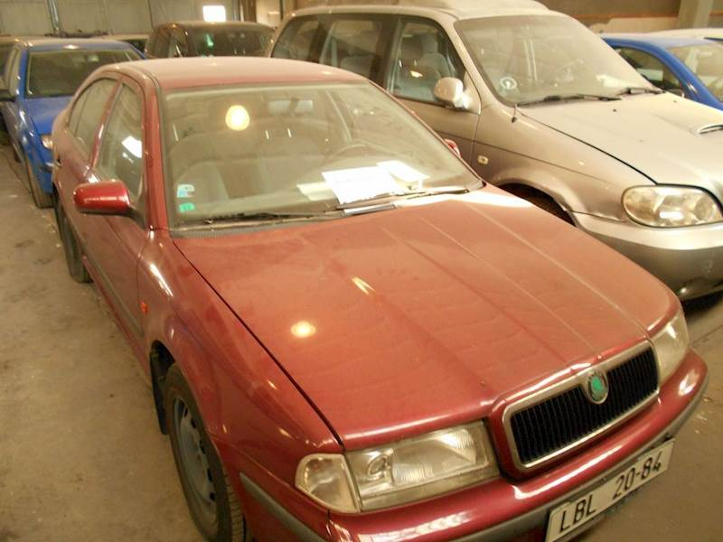 Octavia 1,6 první generace má vyvolávací cenu 7500 Kč