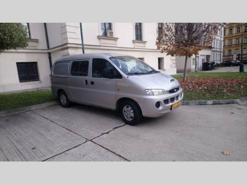 Základní nabídková cena na Hyundai H1 je 15 000 Kč