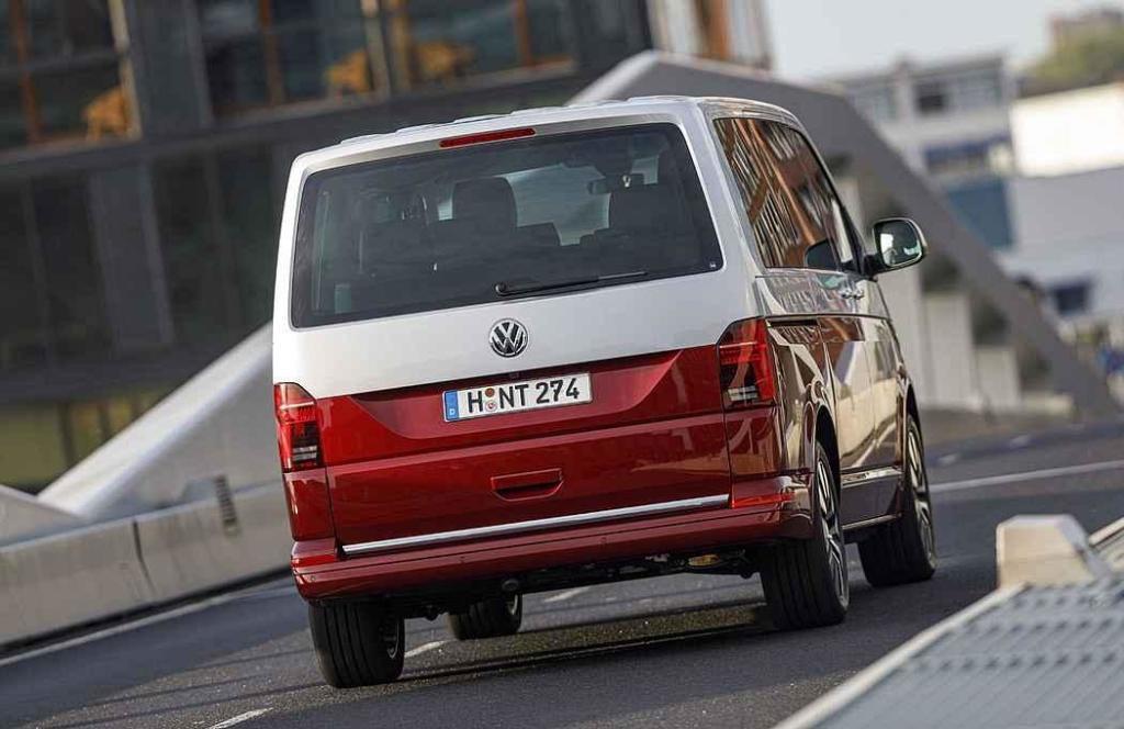Opět může být v dvoubarevném lakování