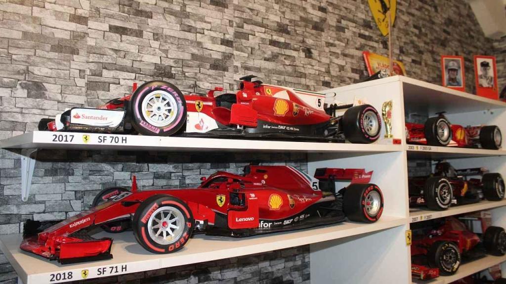 Sbírka papírových modelů monopostů F1 Ferrari Milana Pauluse